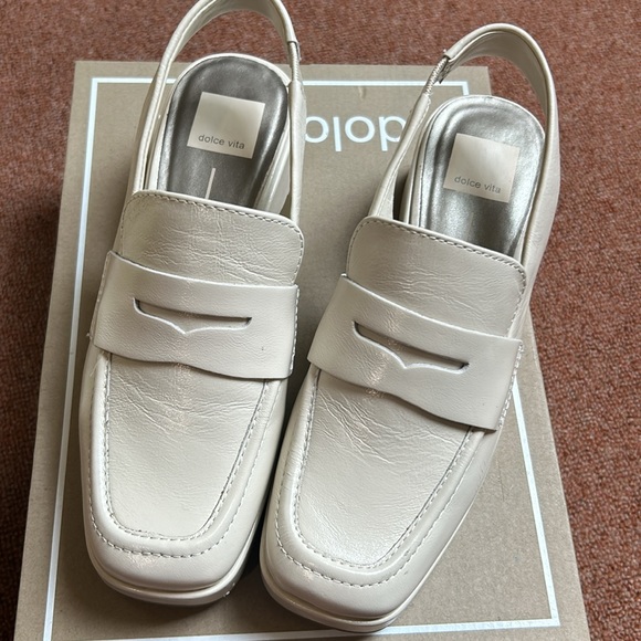 Dolce Vita Ivory Crinkle Patent Leather 6.5 EUC - Picture 3 of 7